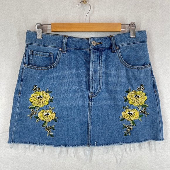 Forever 21 Floral Embroidered Denim Mini Skirt Blue Button Fly Size 30 - Picture 1 of 10